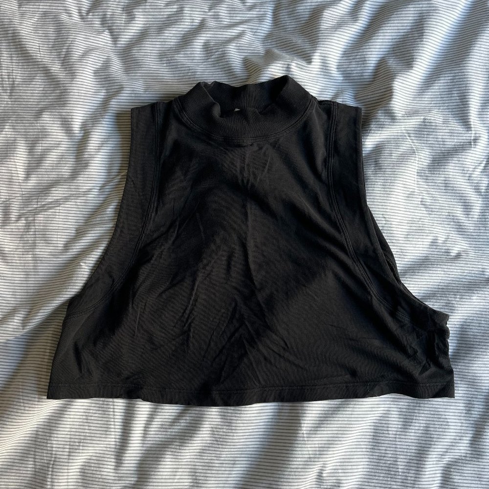 Lululemon cropped muscle tank top